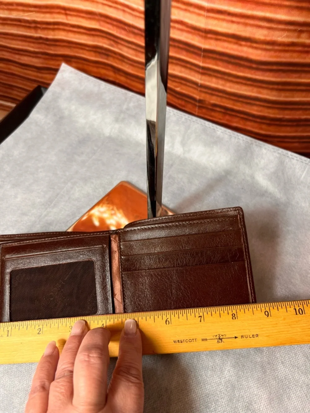 Nicole Christian Italy Leather Bifold Wallet ID slot, card slots, bill slips
